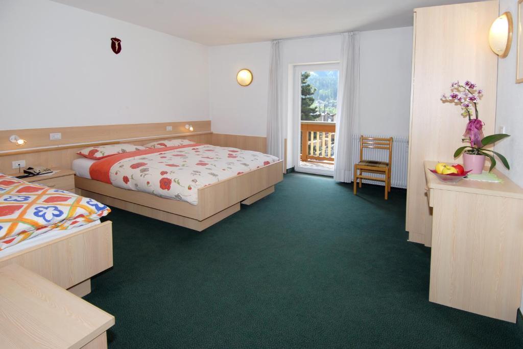 Hotel Zanon Ziano di Fiemme Habitación foto